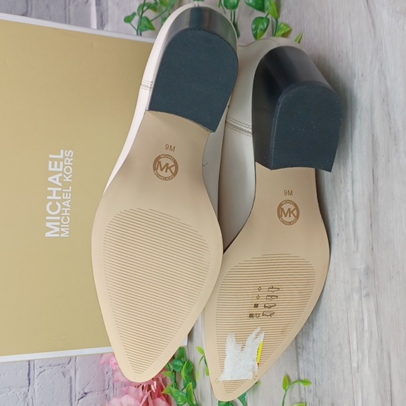 Michael Kors Kinlee Bootie NIB - Picture 7 of 10